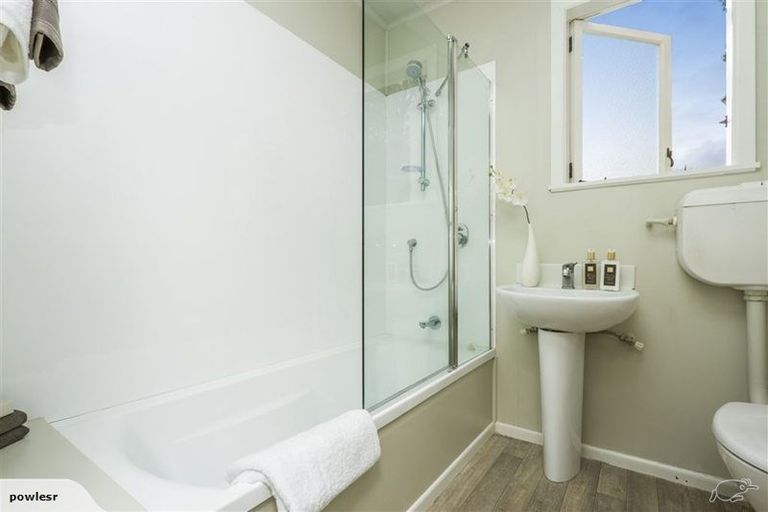 Photo of property in 1/15 Beulah Avenue, Rothesay Bay, Auckland, 0630