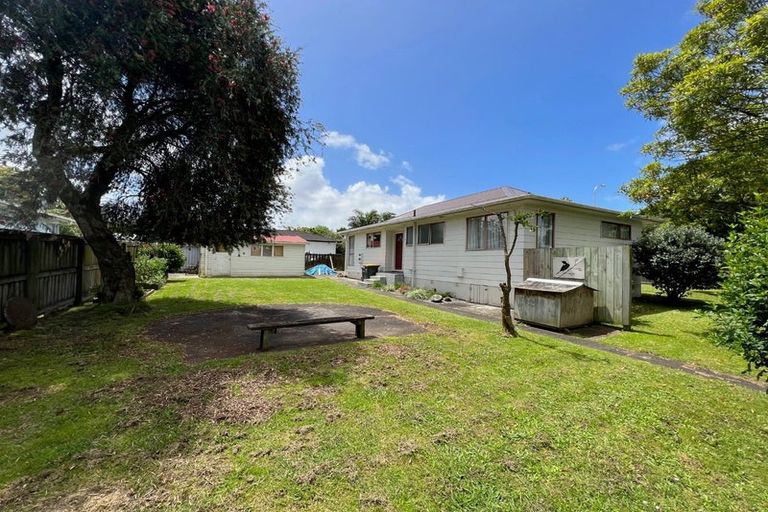 Photo of property in 20 Hyperion Drive, Randwick Park, Auckland, 2105