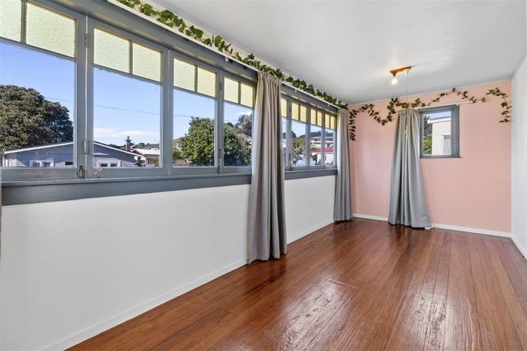 Photo of property in 2 Fyfe Road, Waihi Beach, 3611