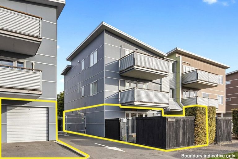 Photo of property in 9/16 Hutcheson Street, Sydenham, Christchurch, 8023
