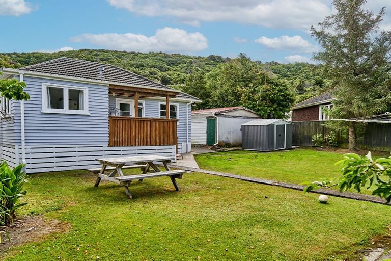 Photo of property in 9 Bledisloe Crescent, Wainuiomata, Lower Hutt, 5014