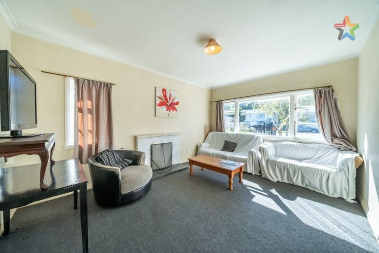Photo of property in 88 Stokes Valley Road, Stokes Valley, Lower Hutt, 5019