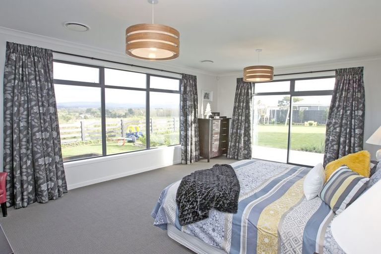 Photo of property in 58 Rodeo Drive, Kelvin Grove, Palmerston North, 4414