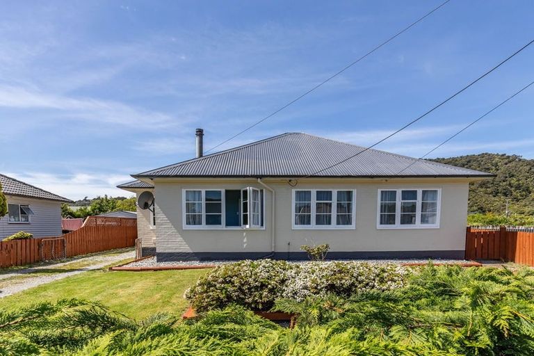 Photo of property in 9 Kerr Avenue, Cobden, Greymouth, 7802