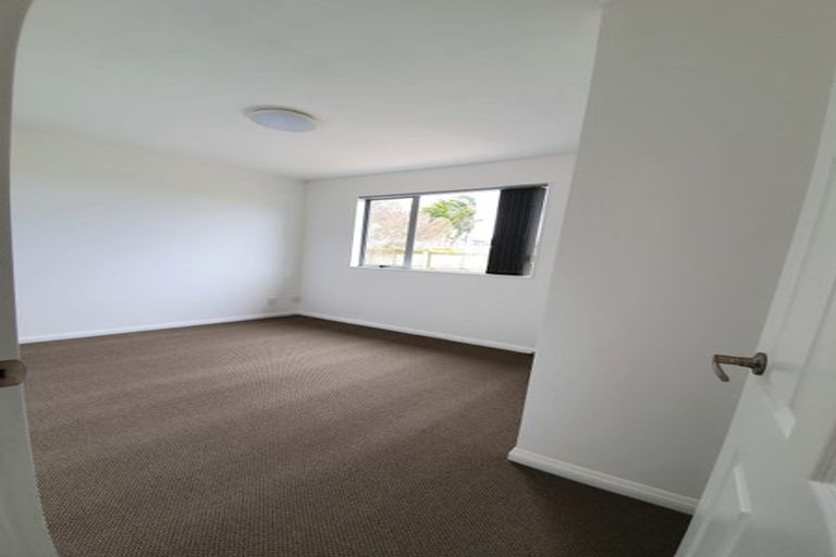 Photo of property in 10 Ballymore Drive, Pinehill, Auckland, 0632