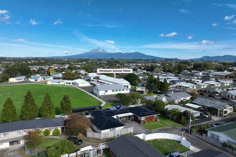 Photo of property in 33e Sanders Avenue, Westown, New Plymouth, 4310