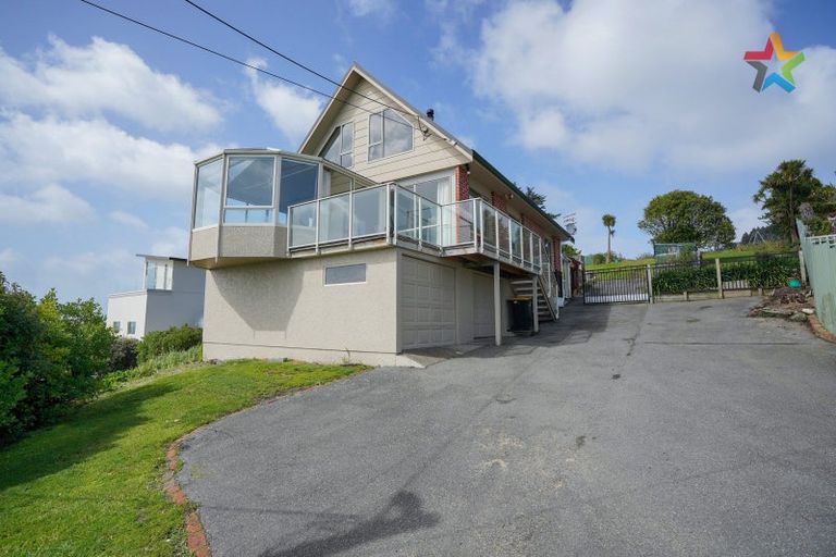 Photo of property in 14 Marine Parade, Bluff, 9814