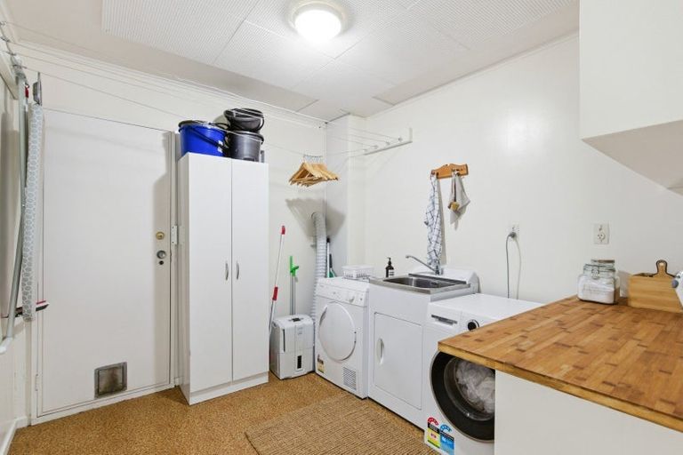 Photo of property in 12 Tensing Place, Khandallah, Wellington, 6035