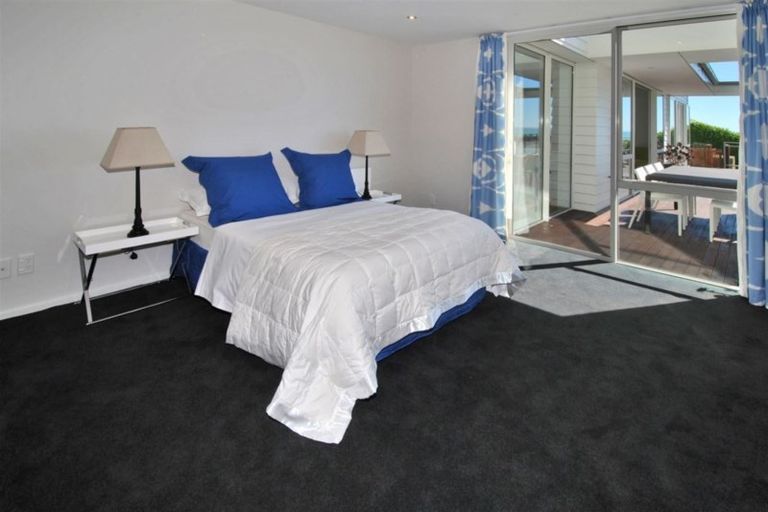 Photo of property in 10 Challenger Lane, Redcliffs, Christchurch, 8081