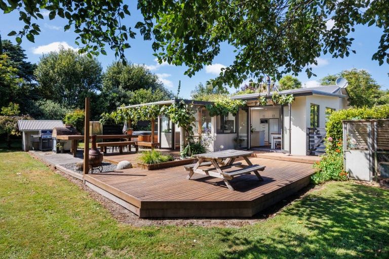 Photo of property in 807 Kaimatarau Road, Rongotea, Palmerston North, 4473