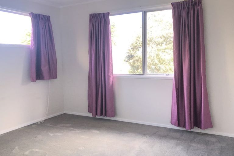 Photo of property in 25 Finn Place, Totara Vale, Auckland, 0629