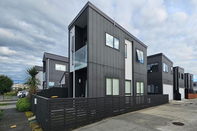 Photo of property in 23 Fredrick Hanson Road, Papakura, 2110