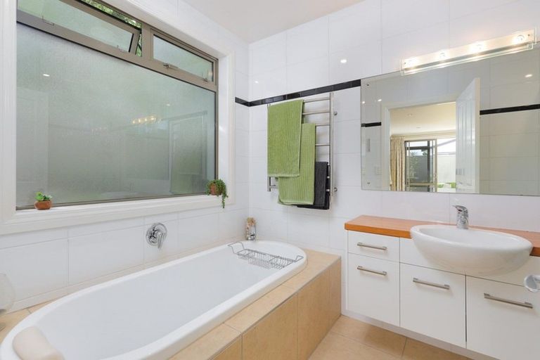 Photo of property in 2 Cambria Street, The Wood, Nelson, 7010