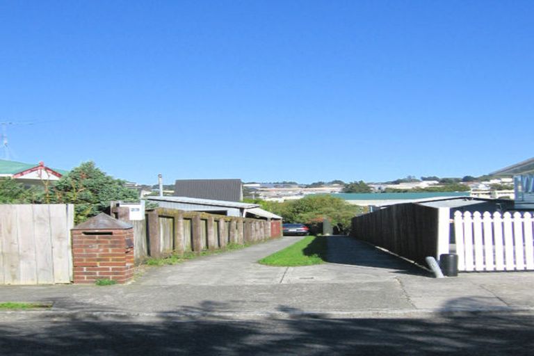 Photo of property in 23 Te Arataura Street, Takapuwahia, Porirua, 5022