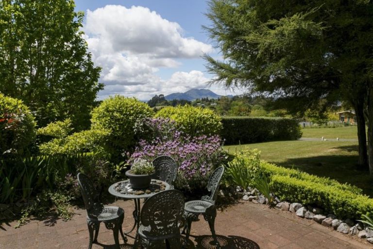 Photo of property in 11 Glen Mohr, Acacia Bay, Taupo, 3385