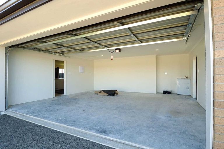 Photo of property in 33 Ragley Way, Rolleston, 7615