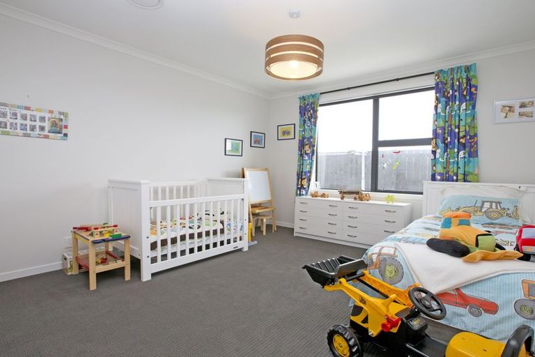 Photo of property in 58 Rodeo Drive, Kelvin Grove, Palmerston North, 4414