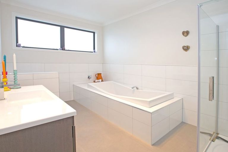 Photo of property in 58 Rodeo Drive, Kelvin Grove, Palmerston North, 4414