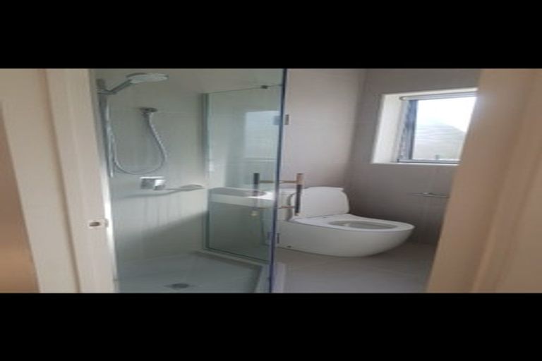 Photo of property in 18 Vazey Way, Hobsonville, Auckland, 0618