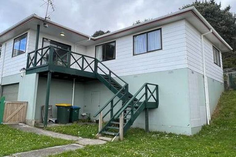 Photo of property in 14 Penguin Grove, Waitangirua, Porirua, 5024