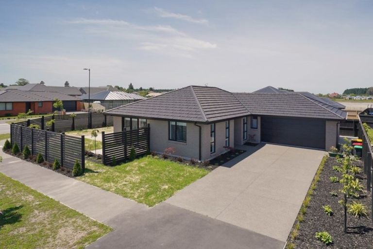 Photo of property in 34 Katrine Drive, Marshland, Christchurch, 8083