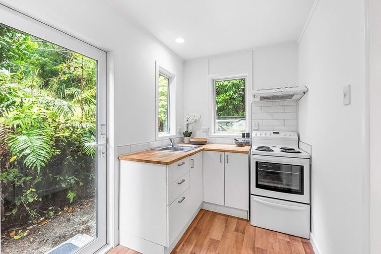 Photo of property in 15 Elmslie Road, Pinehaven, Upper Hutt, 5019