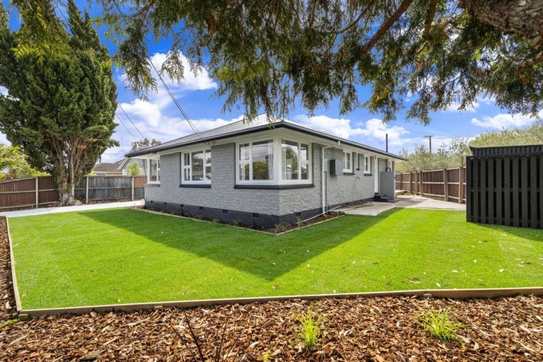 Photo of property in 15 Vancouver Crescent, Wainoni, Christchurch, 8061