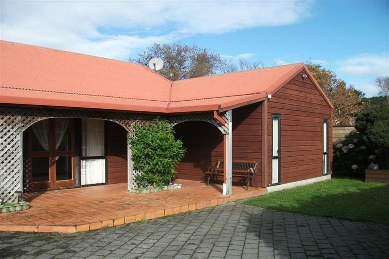 Photo of property in 106b Richmond Street, Petone, Lower Hutt, 5012