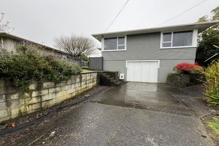 Photo of property in 13 Elm Grove, Westown, New Plymouth, 4310