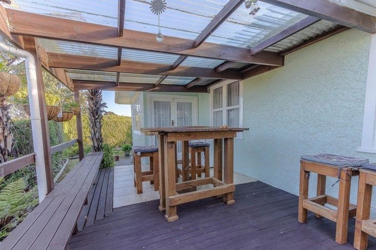 Photo of property in 2 Kuaka Place, Castlecliff, Whanganui, 4501