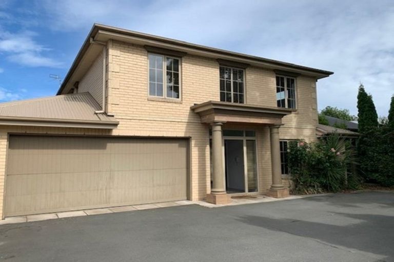 Photo of property in 29 Straven Road, Riccarton, Christchurch, 8011