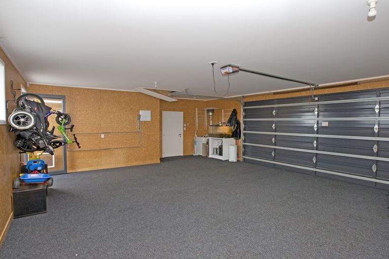 Photo of property in 58 Rodeo Drive, Kelvin Grove, Palmerston North, 4414