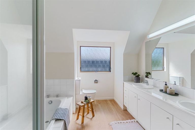 Photo of property in 36 Bannister Place, Ilam, Christchurch, 8053