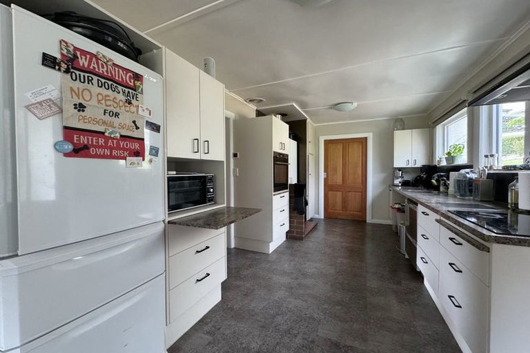 Photo of property in 28 Chatham Street, Waihola, Milton, 9073