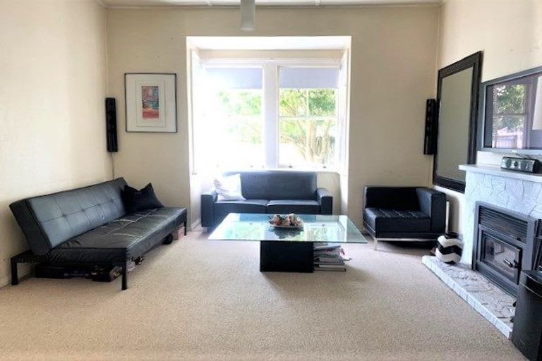 Photo of property in 86 Avenue Road, Foxton, 4814