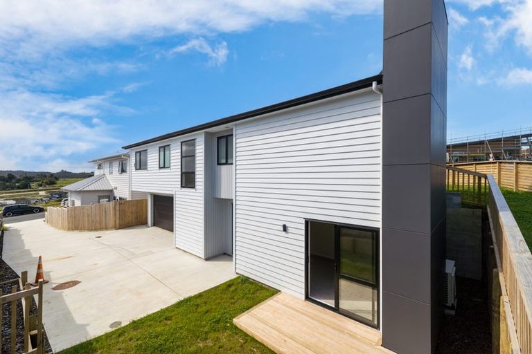 Photo of property in 1 Sunnyheights Road, Orewa, 0931