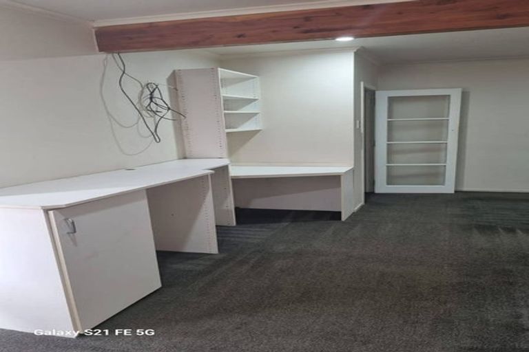 Photo of property in 10 Scenic Drive, Hillpark, Auckland, 2102