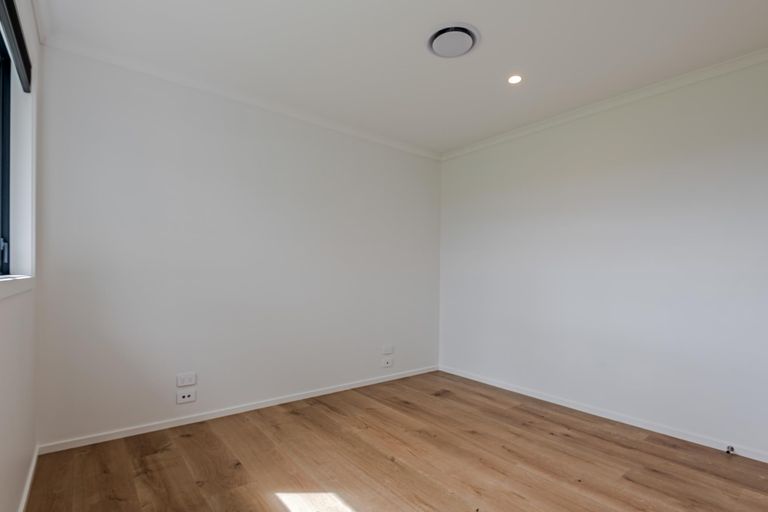 Photo of property in 42 Silicon Way, Fitzherbert, Palmerston North, 4410