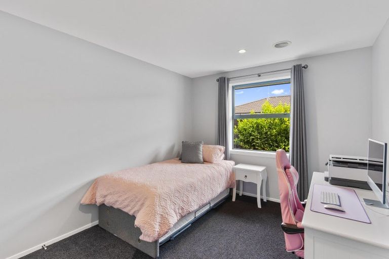 Photo of property in 47 San Priamo Place, Paraparaumu Beach, Paraparaumu, 5032