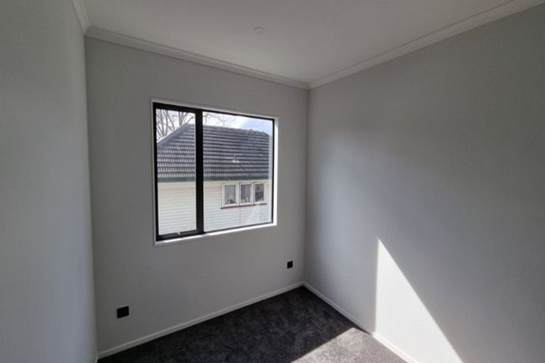 Photo of property in 425f Great South Road, Opaheke, Papakura, 2113