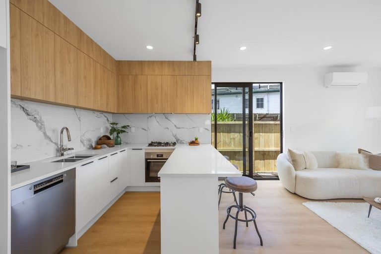 Photo of property in 744c East Coast Road, Pinehill, Auckland, 0630