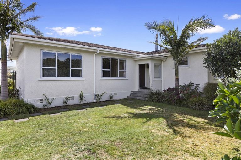 Photo of property in 182 Richmond Road, Lepperton, New Plymouth, 4373