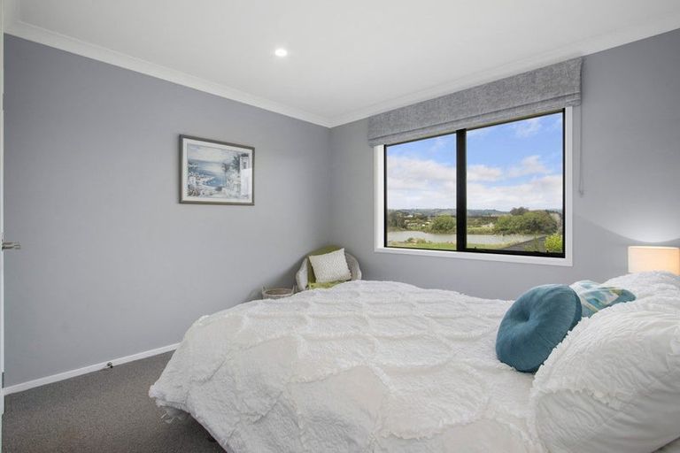 Photo of property in 19 Wairere Rise, Omokoroa, 3114