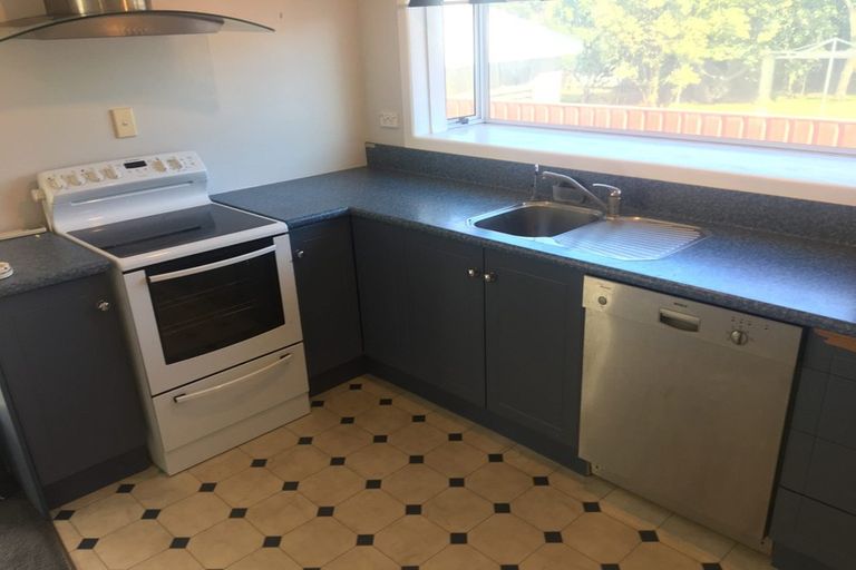 Photo of property in 75 Blake Street, Waitara, 4320