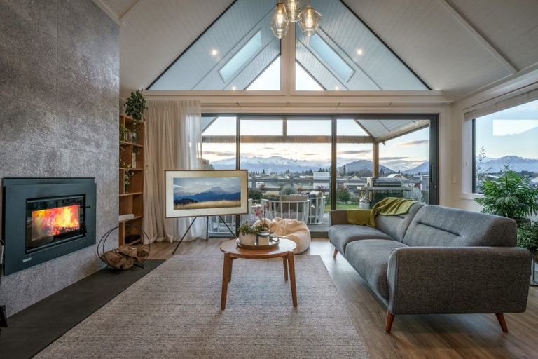Photo of property in 3 Marjon Drive, Wanaka, 9305