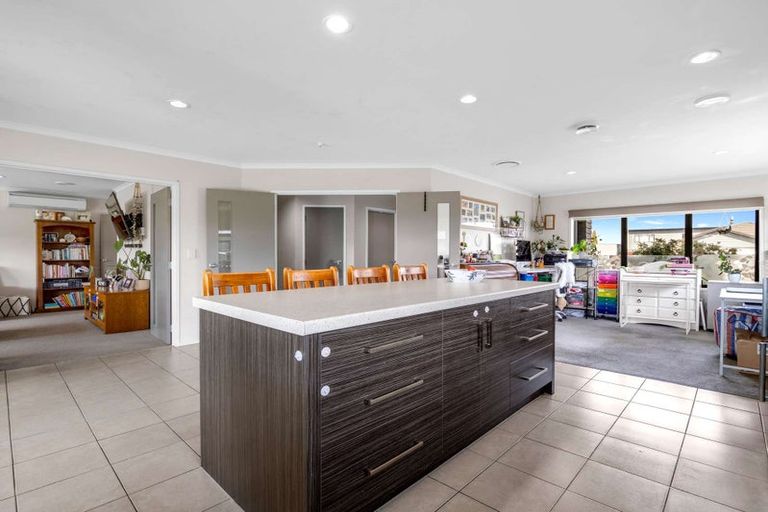 Photo of property in 15 Carroll Place, Owhata, Rotorua, 3010