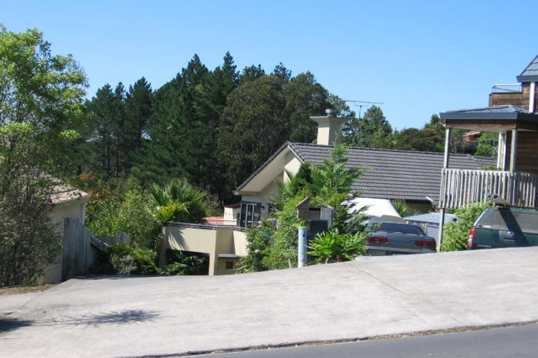 Photo of property in 72 Kate Sheppard Avenue, Torbay, Auckland, 0630