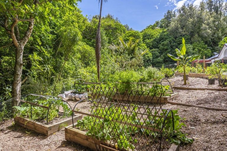 Photo of property in 103 Huia Street, Waikanae, 5391