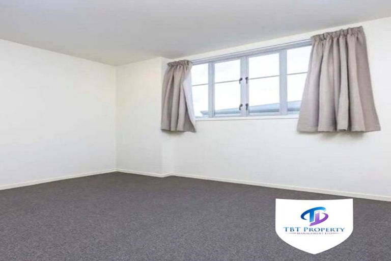 Photo of property in 1/36a Lincoln Road, Henderson, Auckland, 0610