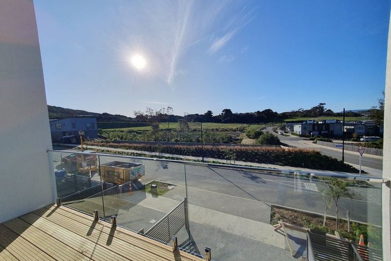 Photo of property in 1 Koreke Close, Kenepuru, Porirua, 5022